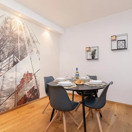 Apartment Chopina Cracow By Renters