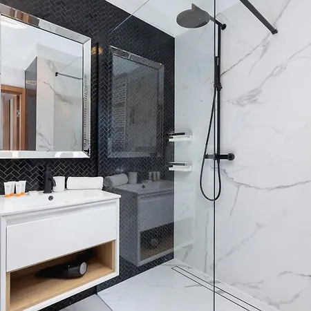 Apartment Chopina Cracow By Renters